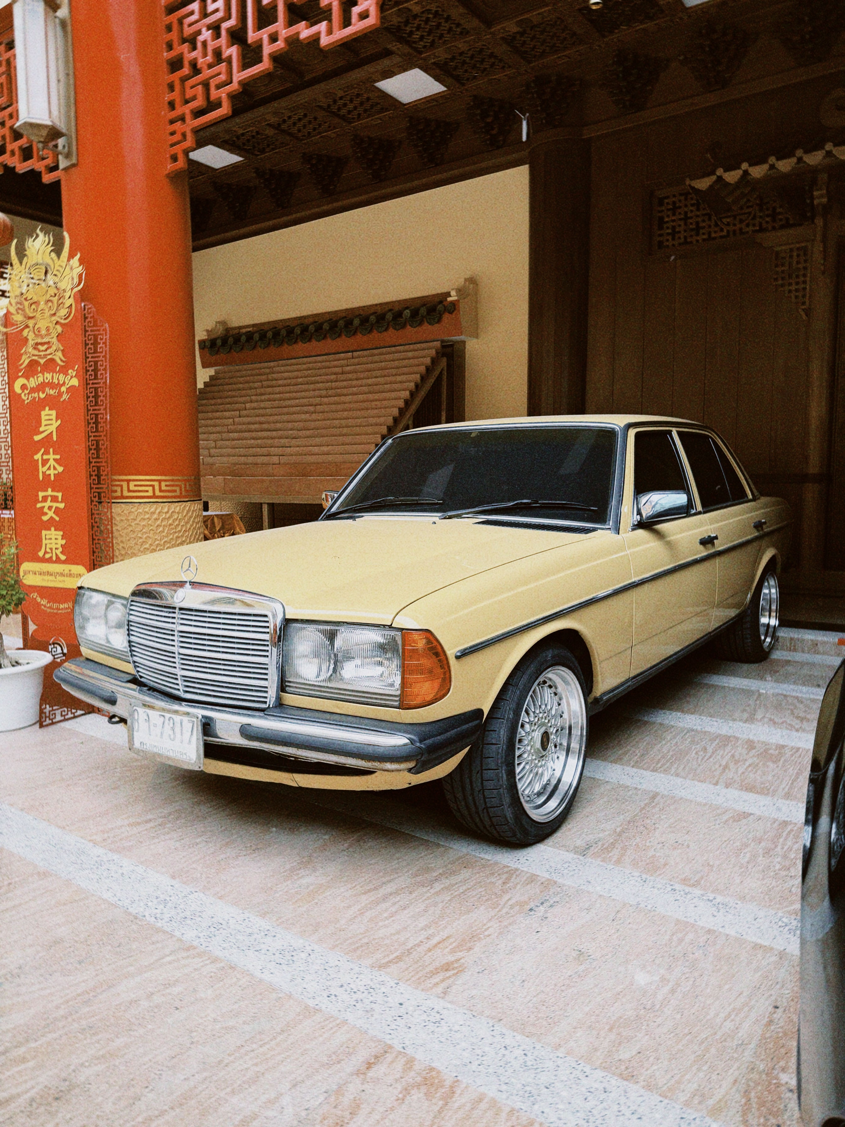 Mercedes W123