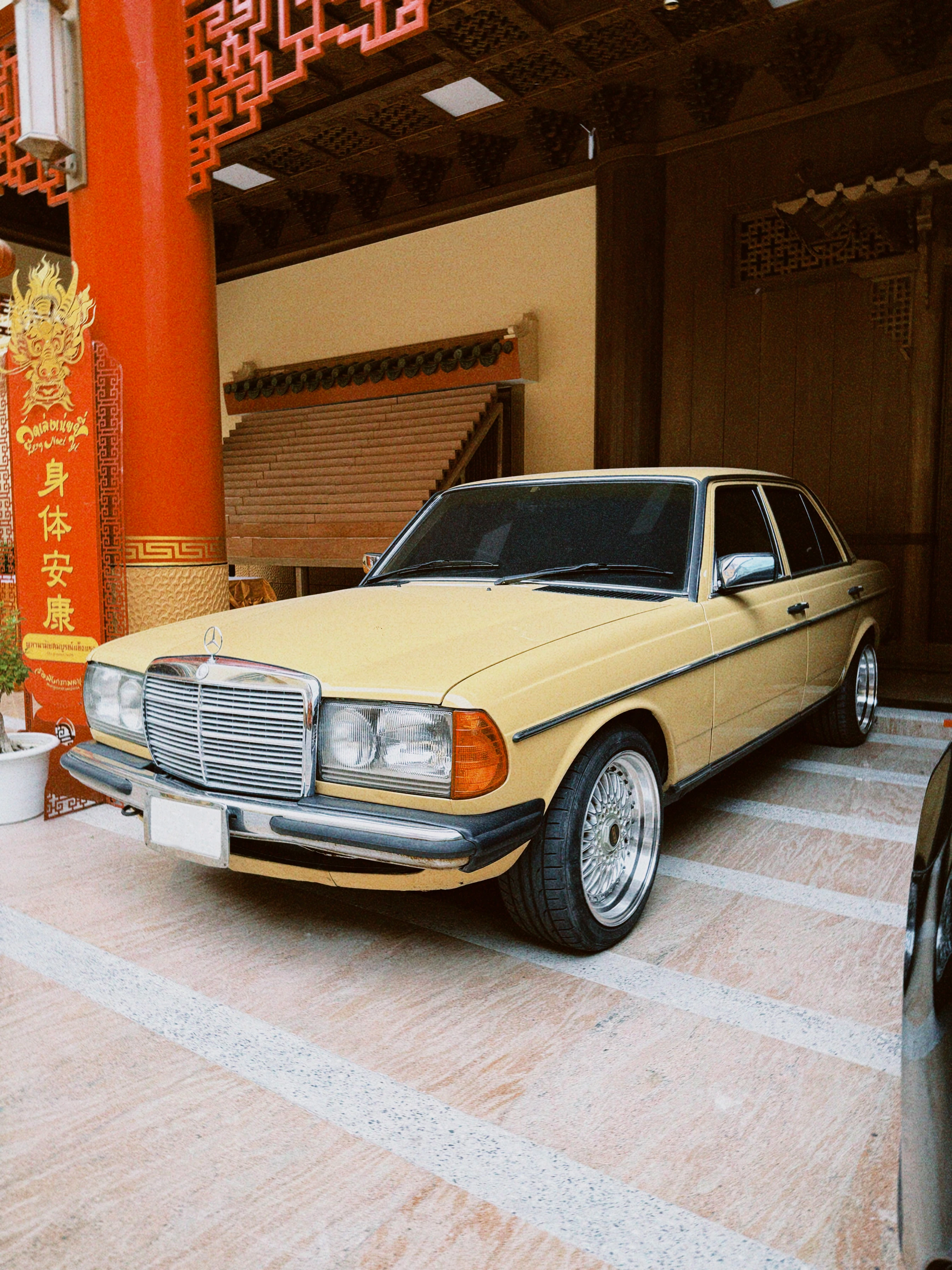 Mercedes W123