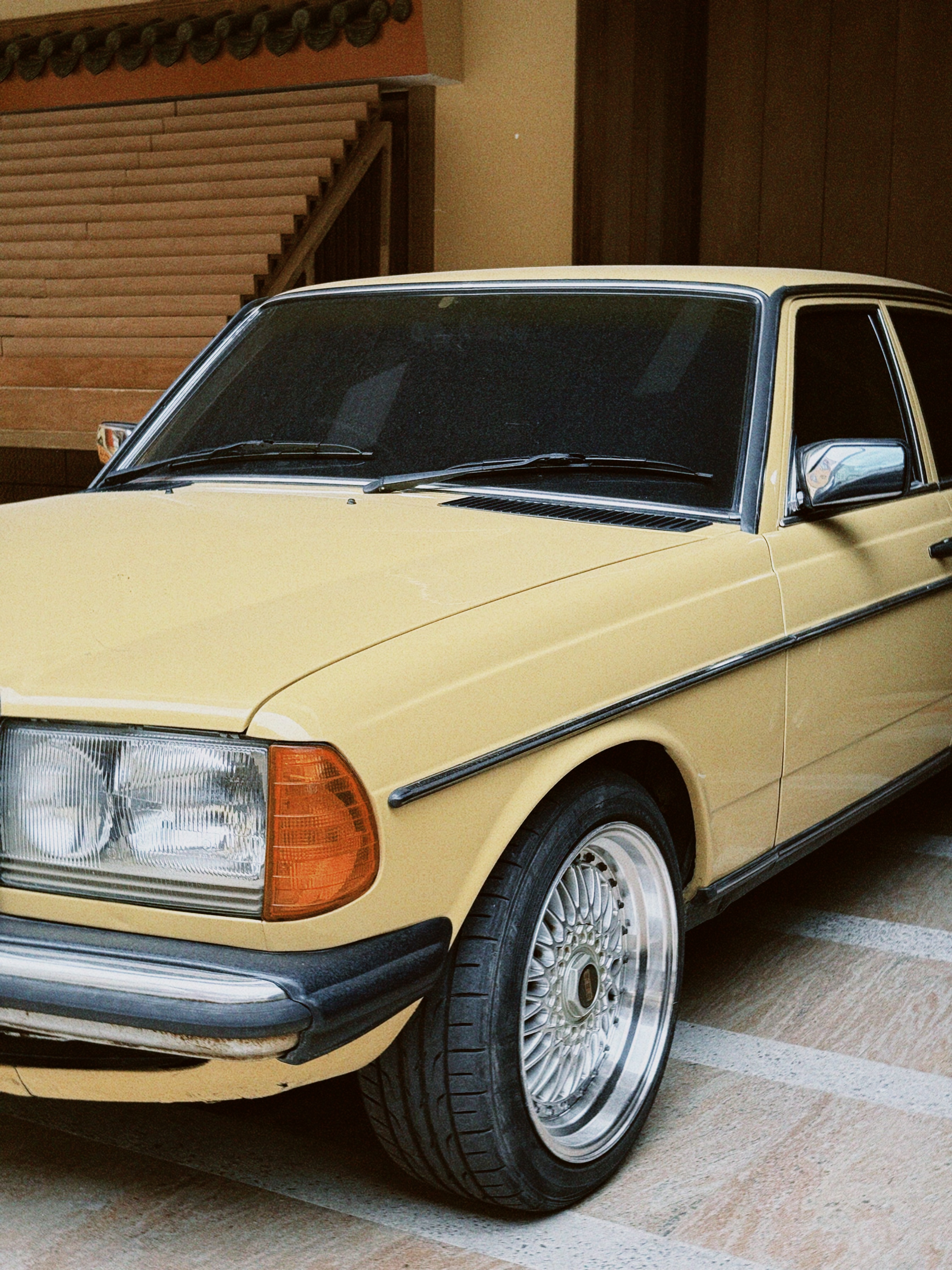 Mercedes W123